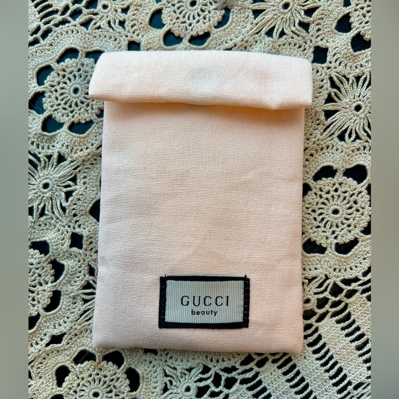 Gucci Beauty Blush Pink Beauty Pouch and Mirror - Picture 6 of 6